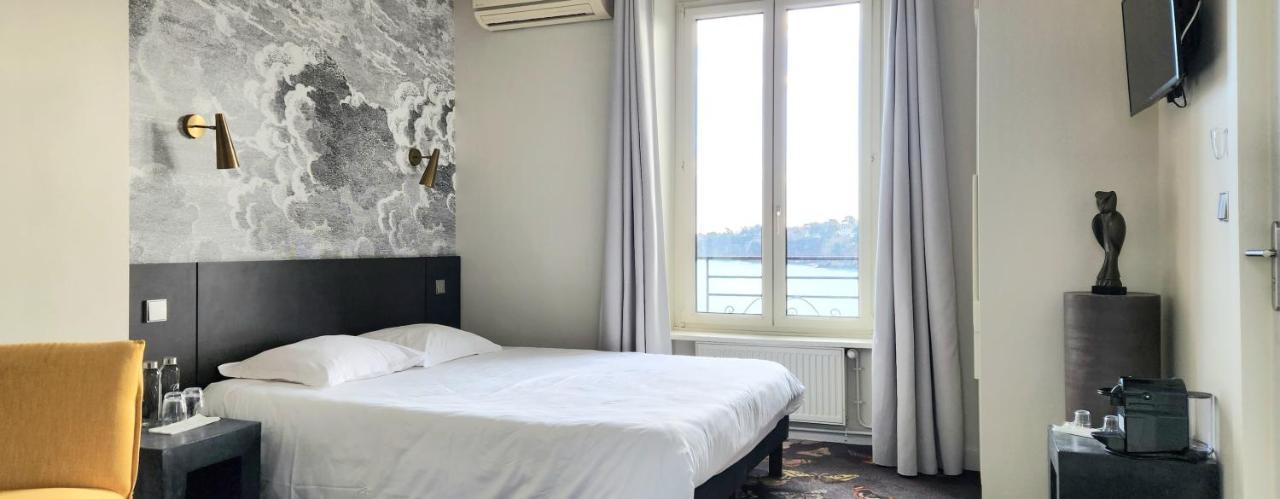 Restaurant Hotel Didier Meril ディナール エクステリア 写真