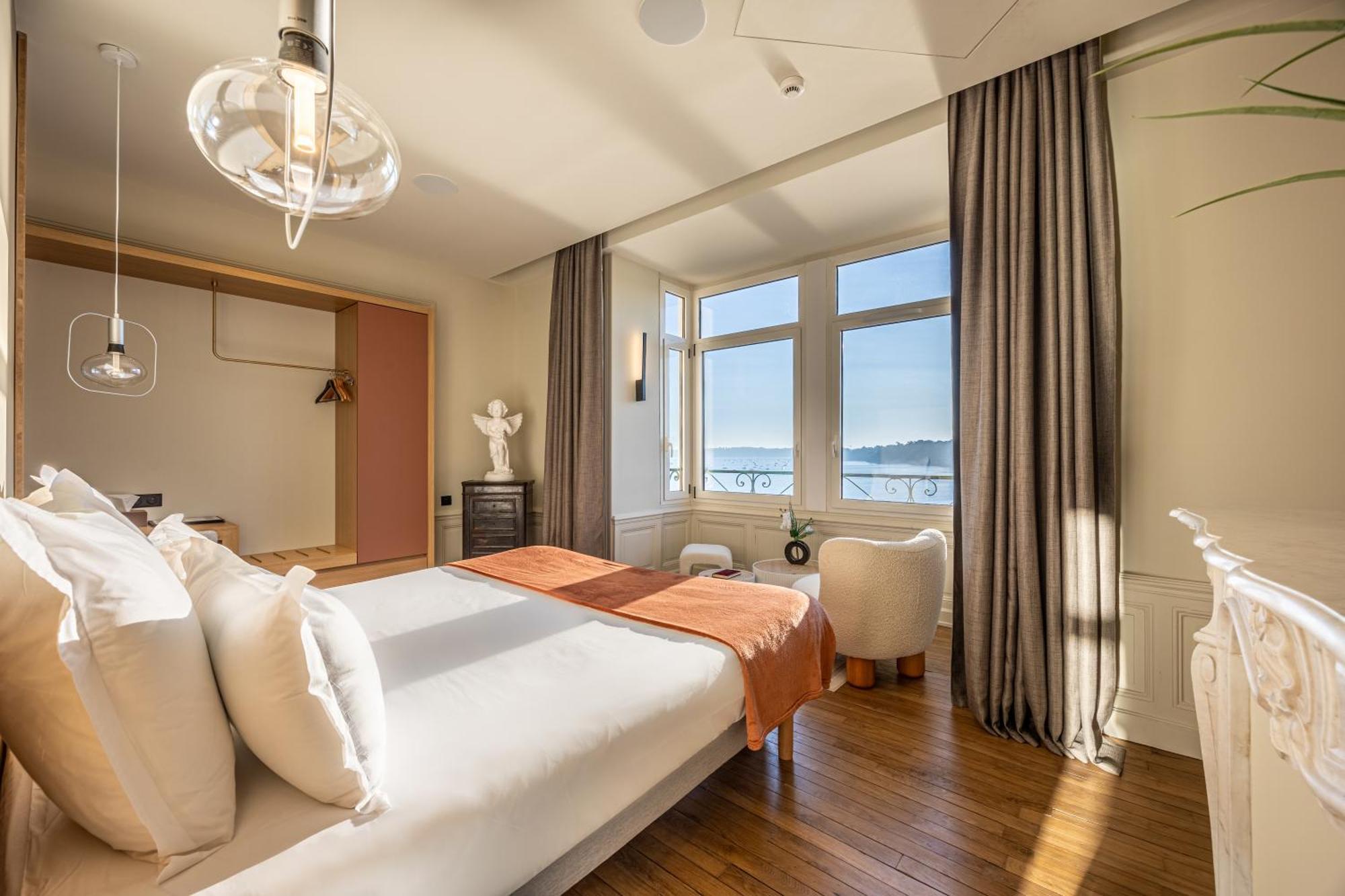 Restaurant Hotel Didier Meril ディナール エクステリア 写真