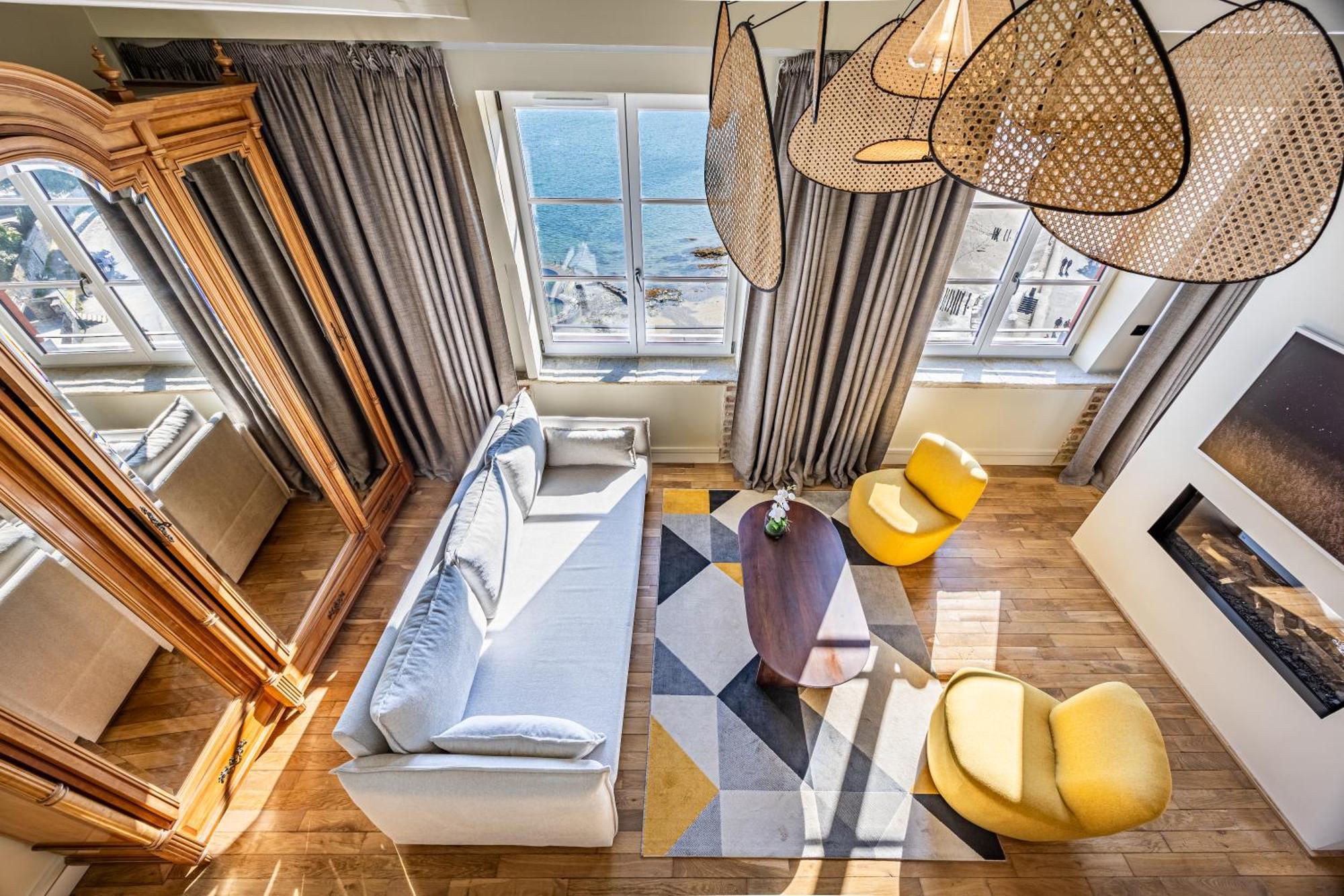 Restaurant Hotel Didier Meril ディナール エクステリア 写真