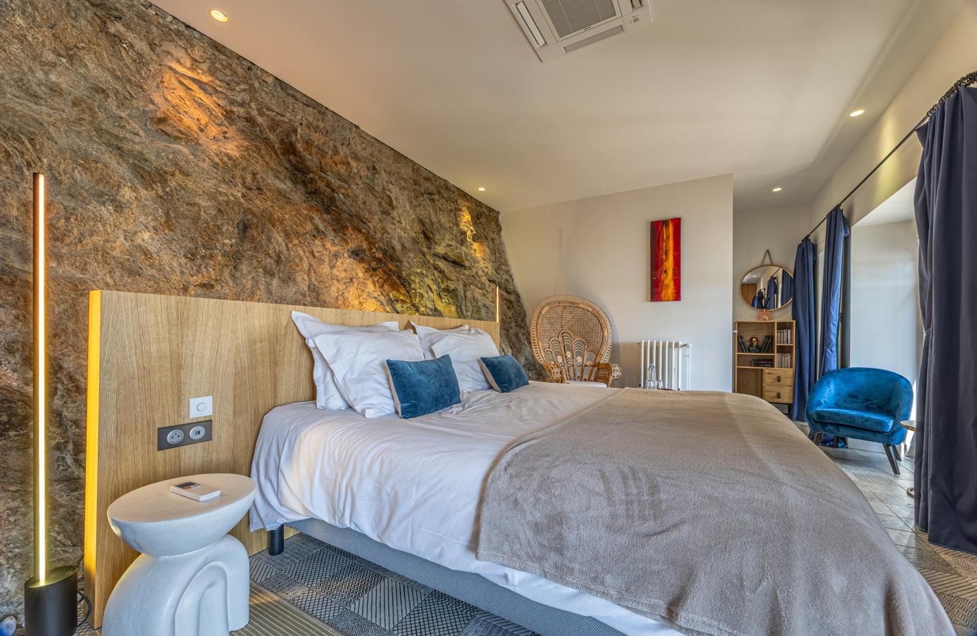 Restaurant Hotel Didier Meril ディナール エクステリア 写真