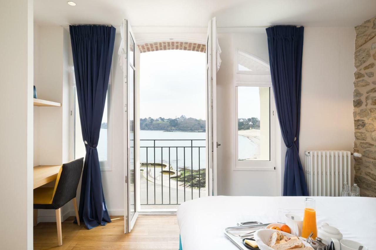 Restaurant Hotel Didier Meril ディナール エクステリア 写真