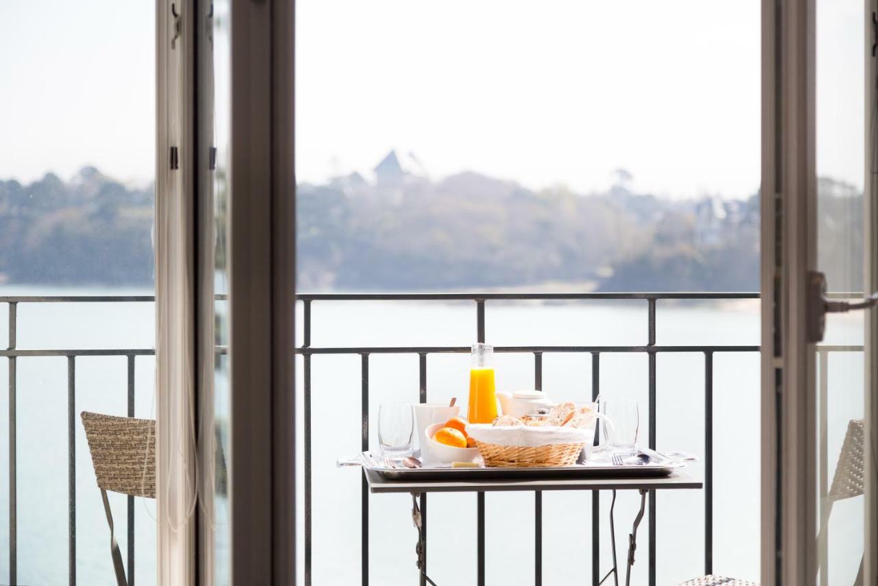 Restaurant Hotel Didier Meril ディナール エクステリア 写真
