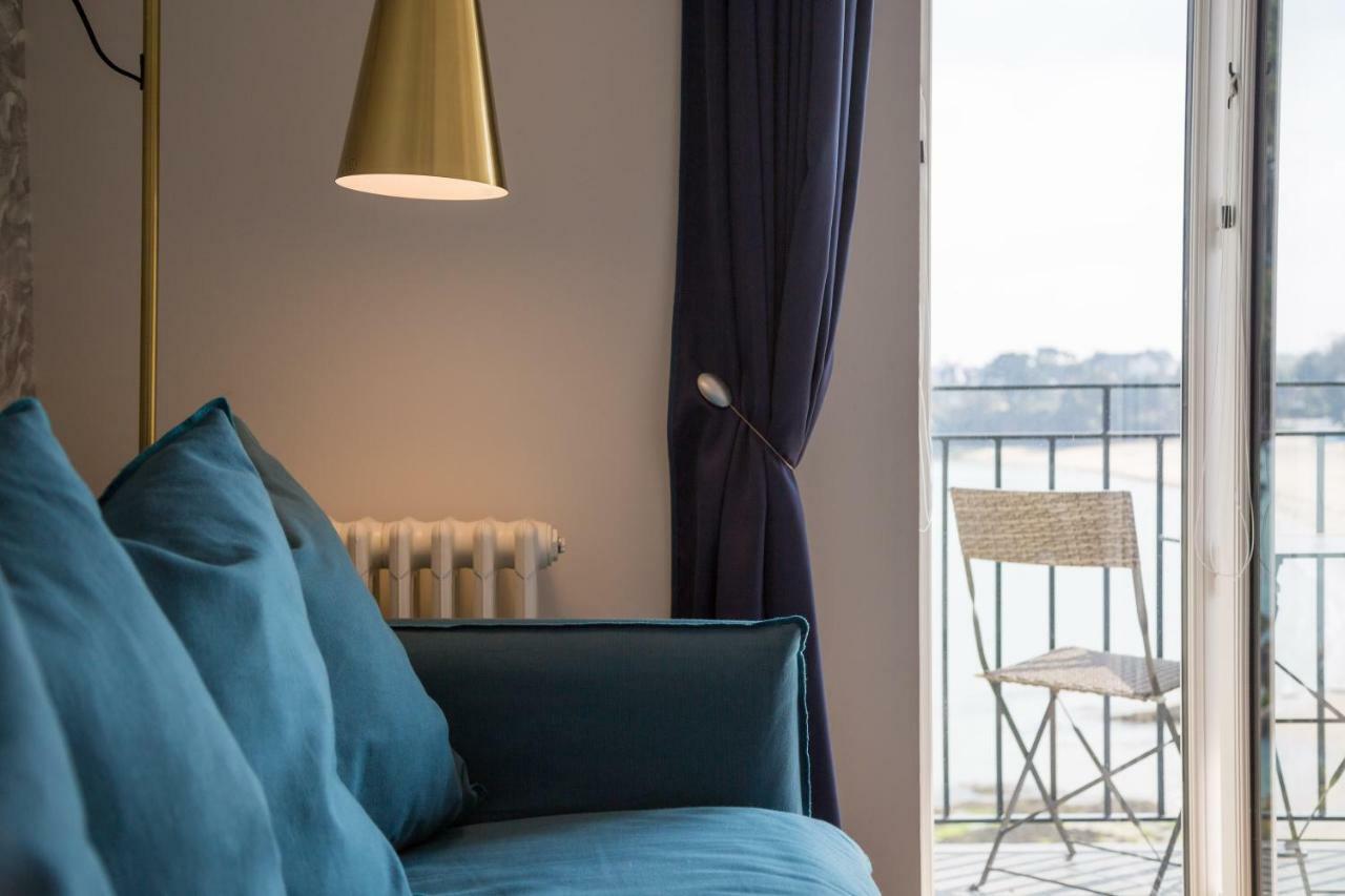 Restaurant Hotel Didier Meril ディナール エクステリア 写真